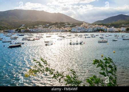 Espagne, Catalogne, province de Gérone, Costa Brava, Cadaques, port d'accueil Banque D'Images