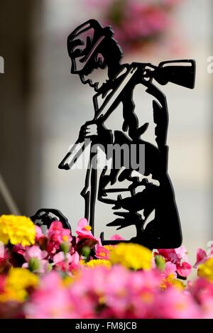 France, Doubs, Senonges, hôtel de ville, anciennement l'école où Louis Pergaud enseigné en 1906 et 1907, hommage à l'auteur de La Guerre des boutons, la floraison, détail Banque D'Images