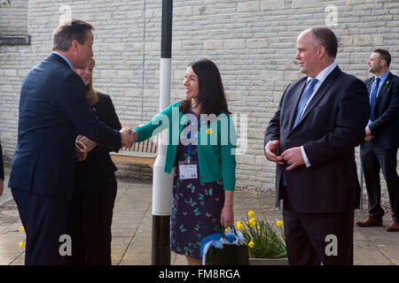 Llangollen, Wales. 11 mars, 2016. Le premier ministre David Cameron arrive au parti conservateur gallois 2016 Conférence au Pavillon, Llangollen Crédit : Alan Dop / Alamy Live News Banque D'Images