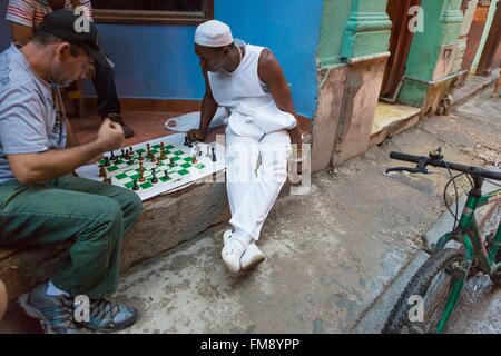 Cuba, Ciudad de la Habana Province, La Havane, La Habana Vieja ville inscrite au Patrimoine Mondial de l'UNESCO, joueurs d'échecs Banque D'Images