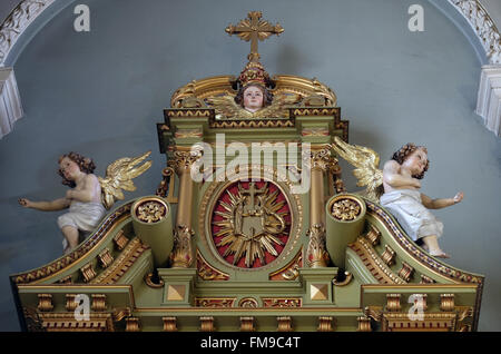IHS signe sur l'autel dans la Basilique du Sacré-Cœur de Jésus à Zagreb, Croatie Banque D'Images