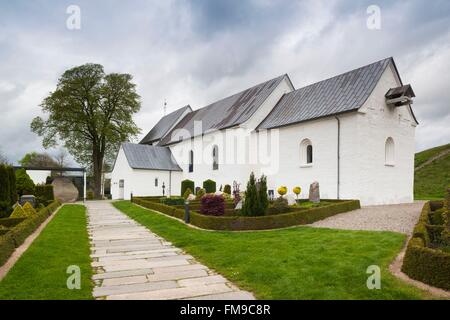 Le Danemark, le Jutland, Jelling, berceau du christianisme au Danemark, Jelling Kirke, construite AD 1100, extérieur Banque D'Images