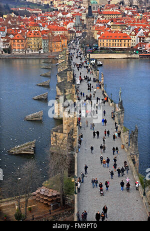 Pont Charles, Prague, et Mala Strana. Vue depuis l'une des tours du pont (sur le côté de la vieille ville). Banque D'Images