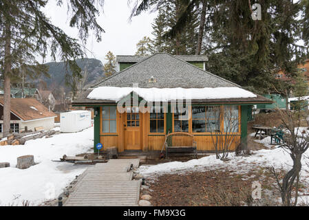 Peck Crandell cabine, un des plus anciens édifices à Banff Canada Banque D'Images