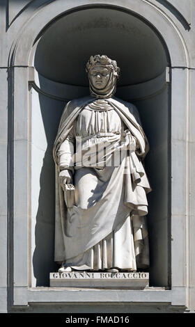 Giovanni Boccaccio dans les niches de la colonnade des Offices, Florence, Italie Banque D'Images