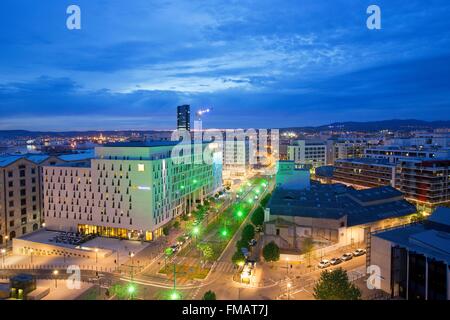 France, Bouches du Rhone , Marseille, zone Euroméditerranée, quartier de la Joliette, le boulevard de Dunkerque et de la rue Hozier, CMA Banque D'Images