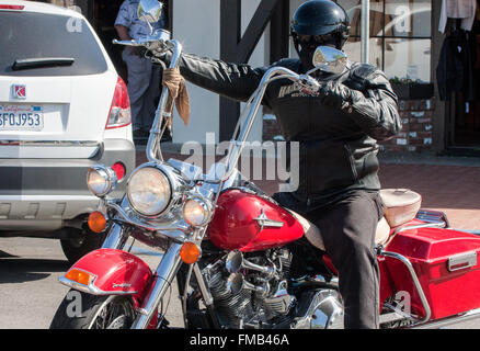 Guidon haut niveau sur moto en danois Solvang. La route nationale 1, la Pacific Coast Highway, PCH, Californie,USA,l'Amérique, Banque D'Images