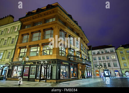 La "Maison de la Vierge Noire", un bel exemple de l'architecture cubiste dans Stare Mesto (vieille ville), Prague, République Tchèque Banque D'Images