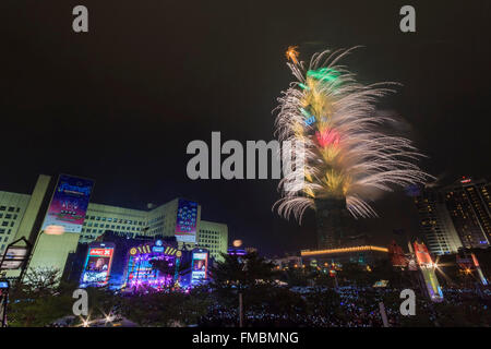 D'artifice du Nouvel An à Taipei 101 2012 Banque D'Images