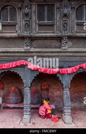 Le Népal, Gandaki zone, Gorkha, une femme dans le Durbar de Gorkha Banque D'Images