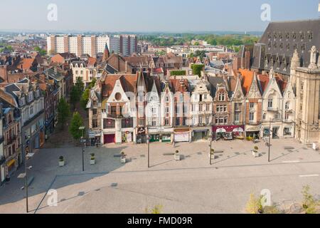 La France, Pas de Calais, Bethune, façades de la Grand Place (vue aérienne) Banque D'Images