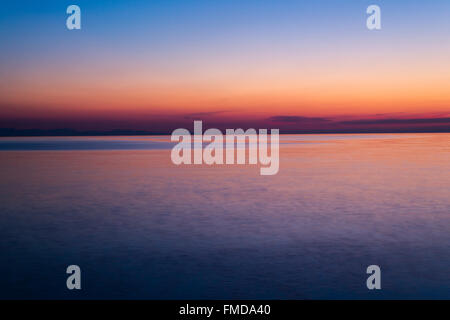 Ciel du soir, coucher de soleil sur la mer, Province de Palerme, Sicile, Italie