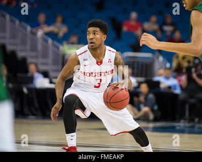 Orlando, FL, USA. Mar 11, 2016. Houston guard Ronnie Johnson (3) pendant le premier semestre de l'Américain de basket-ball de NCAA tournoi Athletic Conference entre le Tulane Green Wave et les Cougars de Houston à l'Amway Center d'Orlando, Floride. Romeo T Guzman/CSM/Alamy Live News Banque D'Images