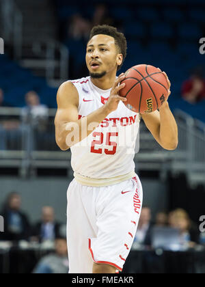 Orlando, FL, USA. Mar 11, 2016. Houston guard Galen Robinson Jr. (25) durant la première moitié de basket-ball de NCAA dans l'American Athletic Conference tournament entre la Tulane Green Wave et les Cougars de Houston à l'Amway Center d'Orlando, Floride. Romeo T Guzman/CSM/Alamy Live News Banque D'Images