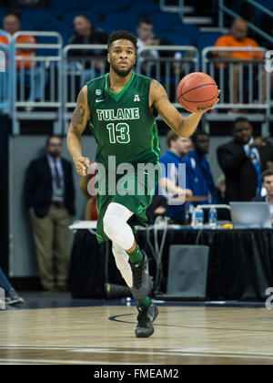 Orlando, FL, USA. Mar 11, 2016. Garde Tulane Malik Morgan (13) durant la première moitié de basket-ball de NCAA dans l'American Athletic Conference tournament entre la Tulane Green Wave et les Cougars de Houston à l'Amway Center d'Orlando, Floride. Romeo T Guzman/CSM/Alamy Live News Banque D'Images