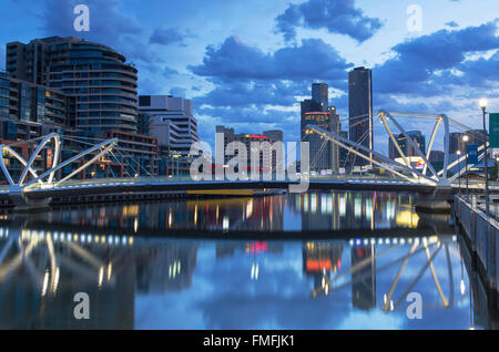 Quai sud skyline at dawn, Melbourne, Victoria, Australie Banque D'Images