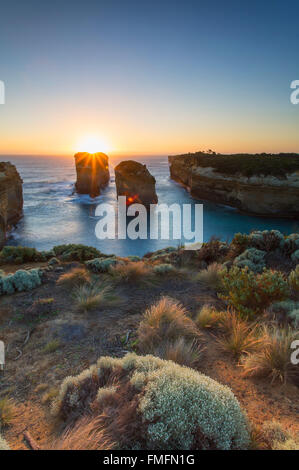 Loch Ard Gorge au coucher du soleil, Port Campbell National Park, Great Ocean Road, Victoria, Australie Banque D'Images