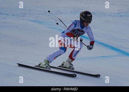 Lenzerheide (Suisse). 12 mars, 2016. Lara Gut (SUI) lors de sa course dans le Super G Dames à la Coupe du Monde de ski AUDI FIS de Lenzerheide. Crédit : Rolf Simeon/Alamy Live News. Banque D'Images