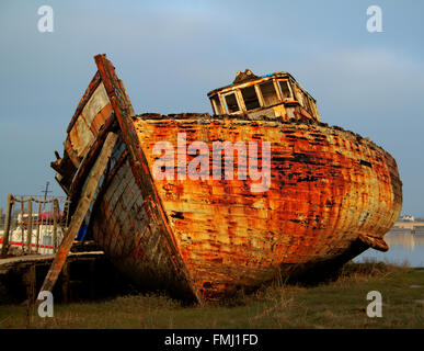 L'épave de rouille. Les couleurs indiquent la rouille sur cette épave en bois : la Bonne espérance à Skippool Creek Banque D'Images