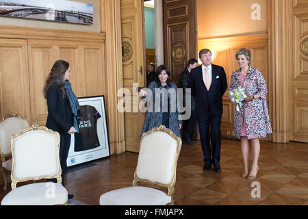 Paris, France. Mar 11, 2016. Le Roi Willem Alexander et la Reine Máxima visitez l'Hôtel de Ville pendant leur visite d'État à Paris, France, 11 mars 2016. Dernier jour des 2 jours visite d'Etat en France. Photo : PRE/Albert Nieboer - - AUCUN FIL SERIVCE -/dpa/Alamy Live News Banque D'Images