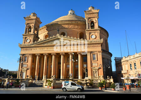 L'église paroissiale de Santa Maria à Mosta, Malte. Banque D'Images