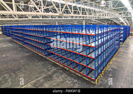 Les systèmes de stockage de l'entrepôt Banque D'Images