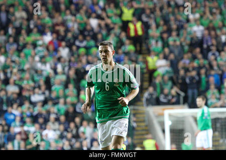 07 Sept 2015 - Euro 2016 Qualifications - Groupe F - Irlande du Nord 1 Hongrie 1. L'Irlande du Nord Chris Baird. Banque D'Images