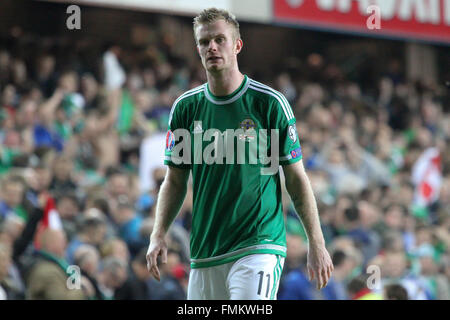 07 Sept 2015 - Euro 2016 Qualifications - Groupe F - Irlande du Nord 1 Hongrie 1. L'Irlande du Nord Chris Brunt. Banque D'Images