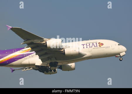 Thai Airways International Airbus A380-800 HS-TUC au départ de Londres Heathrow, Royaume-Uni Banque D'Images