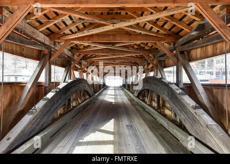 Pont couvert de Taftsville à Woodstock, Vermont. Banque D'Images