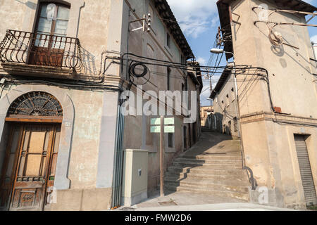 Street dans le village de Sant Quirze de Besora, Catalogne, Espagne. Banque D'Images