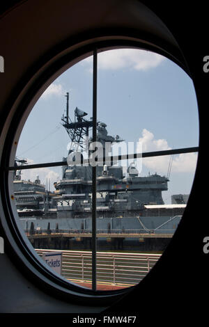 Le cuirassé New Jersey, construire en 1942, avancé en 1999. Cette image montre la superstructure du pont principal et de la NJ Banque D'Images