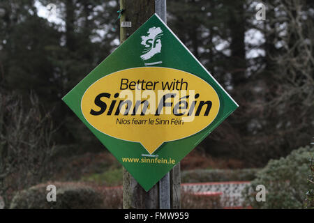 Partie de l'affiche politique utilisé par le Sinn Fein au cours de l'élection générale de 2016 en Irlande (26 février 2016). Banque D'Images