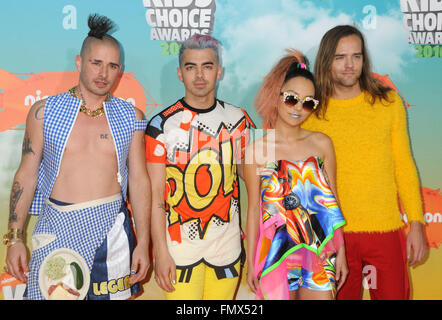 12 mars 2016 - Inglewood, CA, United States - Cole Whittle, Joe Jonas, JinJoo Lee, Jack Lawless, DNCE. 2016 Nickelodeon Kids' Choice Awards qui ont eu lieu pendant le Forum. Crédit photo : Byron Purvis/AdMedia (crédit Image : © Byron Purvis/AdMedia via Zuma sur le fil) Banque D'Images