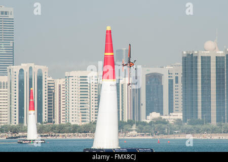 Abu Dhabi, EAU. 12 mars, 2016. Red Bull Air Race vient à Abu Dhabi pour la 9ème année Crédit : Tom Morgan/Alamy Live News Banque D'Images