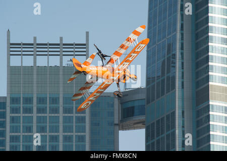 Abu Dhabi, EAU. 12 mars, 2016. Red Bull Air Race vient à Abu Dhabi pour la 9ème année Crédit : Tom Morgan/Alamy Live News Banque D'Images
