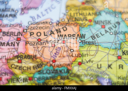 Photo d'une carte de la Pologne et de la capitale Varsovie . Banque D'Images