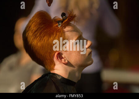 Blackpool 13 Mars, 2016. Concours Coiffure Wintergardens. Cheveux & Beauté SW est le nord ouest le plus ancien grand salon de coiffure et de manifestation, un lieu pour des concours organisés par la Fédération de cheveux National (N.H.F). La Fédération des coiffeurs est une industrie qui regroupe les propriétaires de salon de coiffure dans le Royaume-Uni. Credit : Mar Photographics/Alamy Live News. Banque D'Images