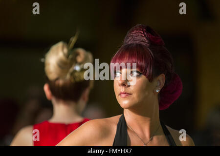 Blackpool 13 Mars, 2016. Concours Coiffure Wintergardens. Cheveux & Beauté SW est le nord ouest le plus ancien grand salon de coiffure et de manifestation, un lieu pour des concours organisés par la Fédération de cheveux National (N.H.F). La Fédération des coiffeurs est une industrie qui regroupe les propriétaires de salon de coiffure dans le Royaume-Uni. Credit : Mar Photographics/Alamy Live News. Banque D'Images