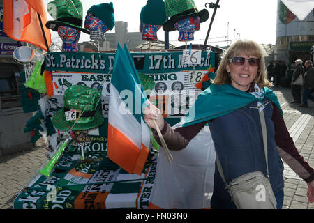 Birmingham, UK. 13 mars, 2016. St Patricks Day célébrations le dimanche avant le jour j. Parade à travers le centre-ville de Birmingham 13 mars 2016. Birmingham ENgland Crédit : Terry Mason / Alamy Live News Banque D'Images