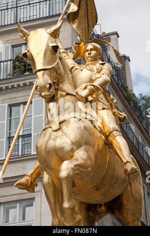 Paris - statue de Jeanne d'Arc par Emmanuel Fremiet d'année 1874 Banque D'Images