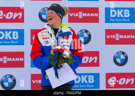 Holmenkollen, Oslo, Norvège. Mar 13, 2016. Championnats du monde de Biathlon IBU . Marie Dorin Habert de France (médaille d'or) sur le podium au cours de la cérémonie de remise des médailles aux Championnats du monde de Biathlon IBU. Credit : Action Plus Sport/Alamy Live News Banque D'Images