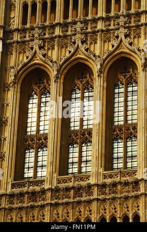 Structure du Palais de Westminster, lieu de rencontre de la Chambre des communes et de la Chambre des lords. Tour Victoria dans le coin sud-ouest Banque D'Images