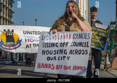 Londres, Royaume-Uni, 13 Mar, 2016. Des milliers de manifestants contre le projet de loi Logement les gouvernements. David Rowe/Alamy Live News. Banque D'Images