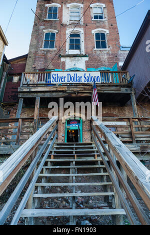 Entrée arrière de la Silver Dollar Saloon à Virginia City, Nevada, USA Banque D'Images