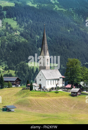 Église paroissiale catholique Jodok à Mittelberg, peu vallée Walser, Autriche Banque D'Images