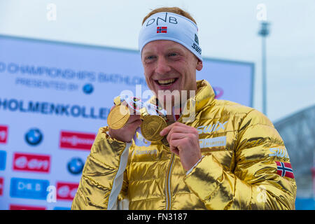 Holmenkollen, Oslo, Norvège. Mar 13, 2016. Championnats du monde de Biathlon IBU. Johannes Thingnes Boe de la Norvège présente à la cérémonie de remise des médailles lors de l'IBU biathlon Championnats du monde. Credit : Action Plus Sport/Alamy Live News Banque D'Images