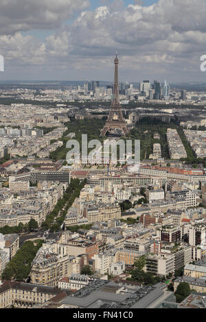 Vue sur la Tour Eiffel à Paris, France vue de la Tour Montparnasse. Banque D'Images
