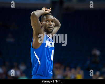 Orlando, FL, USA. Mar 13, 2016. Avant de Memphis Trashon Burrell (0) réagit après avoir recueilli ses 4ème faute pendant la seconde moitié de basket-ball de NCAA dans l'American Athletic Conference Championship entre l'UConn Huskies et les Memphis Tigers. Sur défait Memphis 72-58 à l'Amway Center d'Orlando, Floride. Romeo T Guzman/CSM/Alamy Live News Banque D'Images