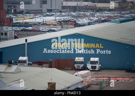 Associated British Ports ABP fruit terminal de Southampton, en Angleterre. Banque D'Images